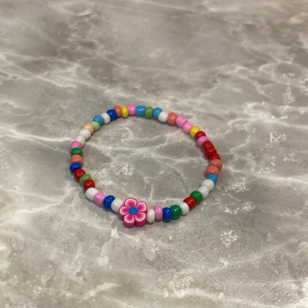 Glass bead flower braclet🌸